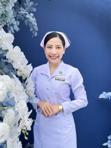 น้ำฝน วรวะลัย